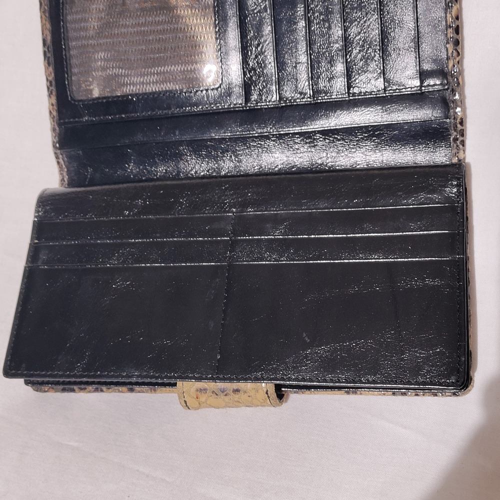 The Find Wallet Python Pattern Leather Wallet Snap Closure - Picture 16 of 16